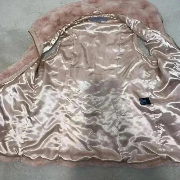 Andrew Marc New York faux fur pink vest small women’s - Picture 2 of 4